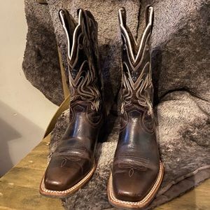 Chocolate Brown Ariat Cowgirl boots size 9B